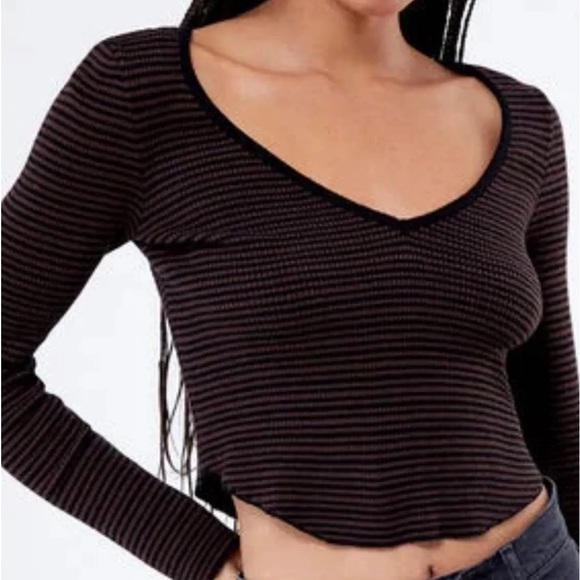 PacSun Sweaters - Pacsun Cropped V-Neck Sweater